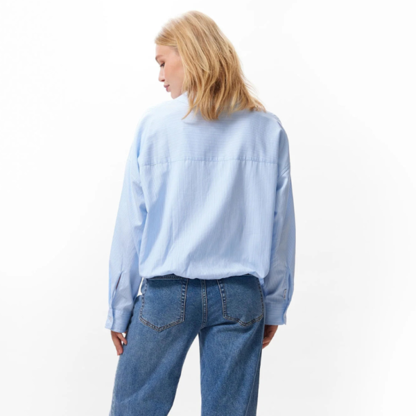 CATWALK JUNKIE BLOUSE MET TUCK IN EFFECT CHAMBRAY STRIPE BLUE - Afbeelding 2